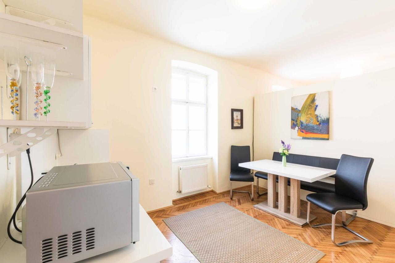 Ferienwohnung Klangturm Im Zentrum Sankt Poelten Exterior foto